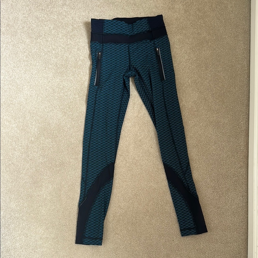 Lululemon Teal and Black Patterned Leggings